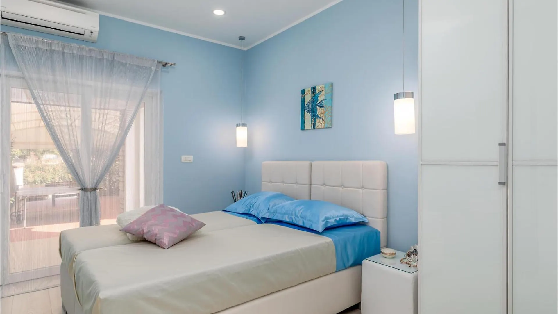 Awesome Home In פולה