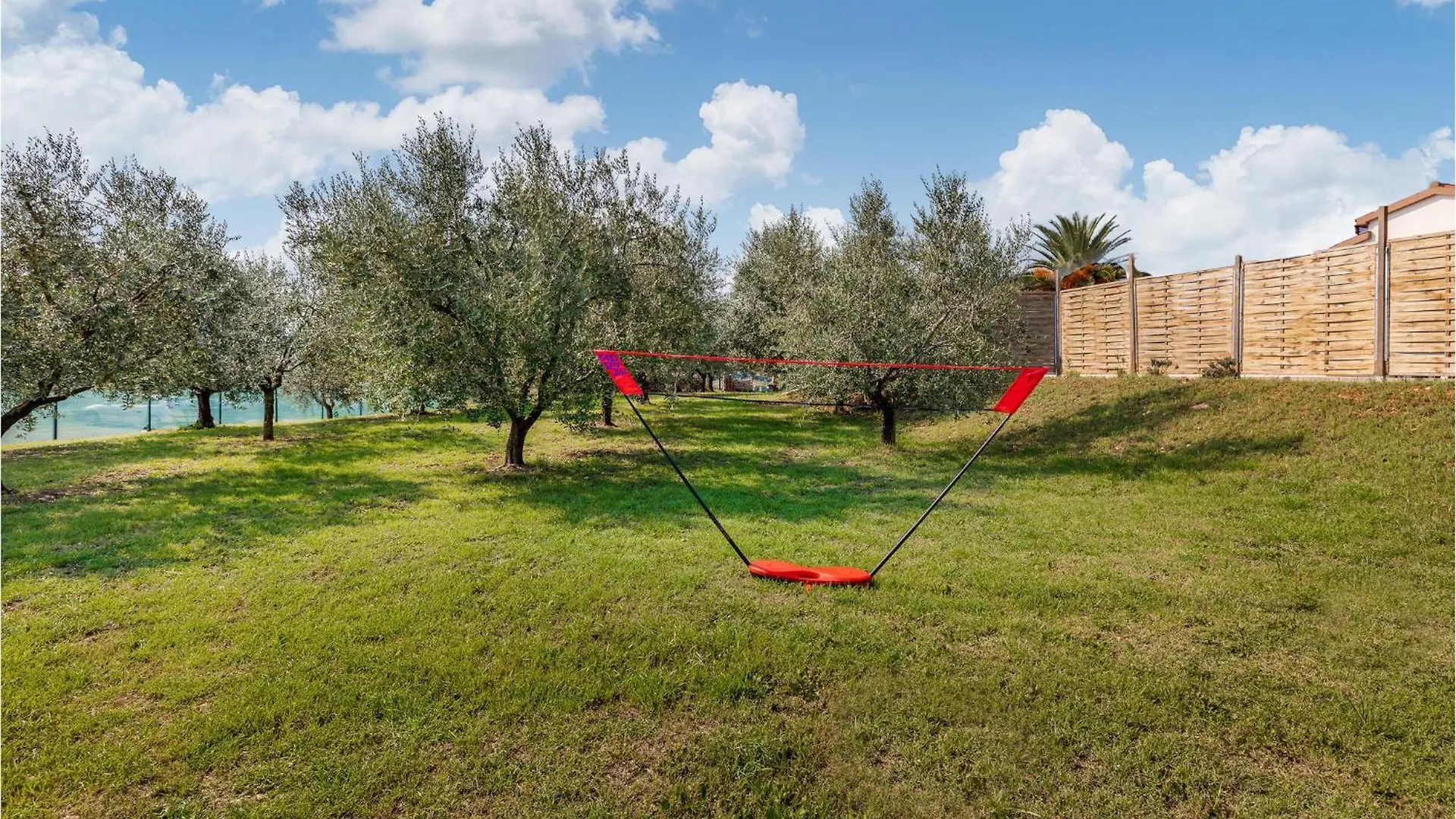 Awesome Home In פולה