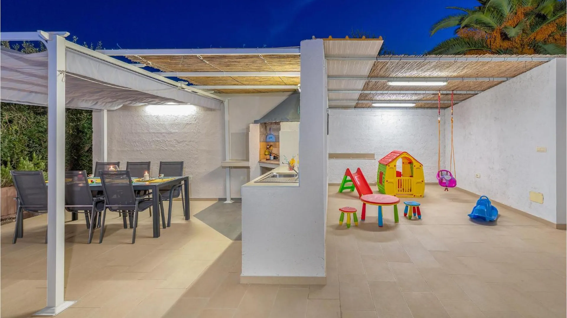 Awesome Home In פולה בית נופש